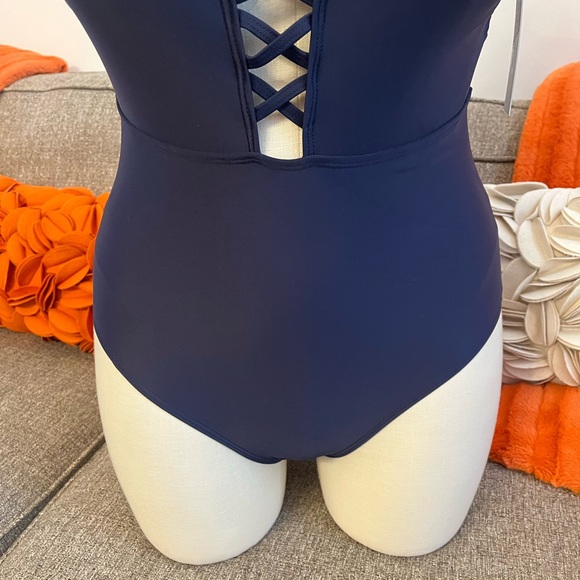 ❣️🆕Nicole Miller Studios Navy Criss Cross Strap Detail One Piece Swimsuit❣️ - Picture 4 of 9